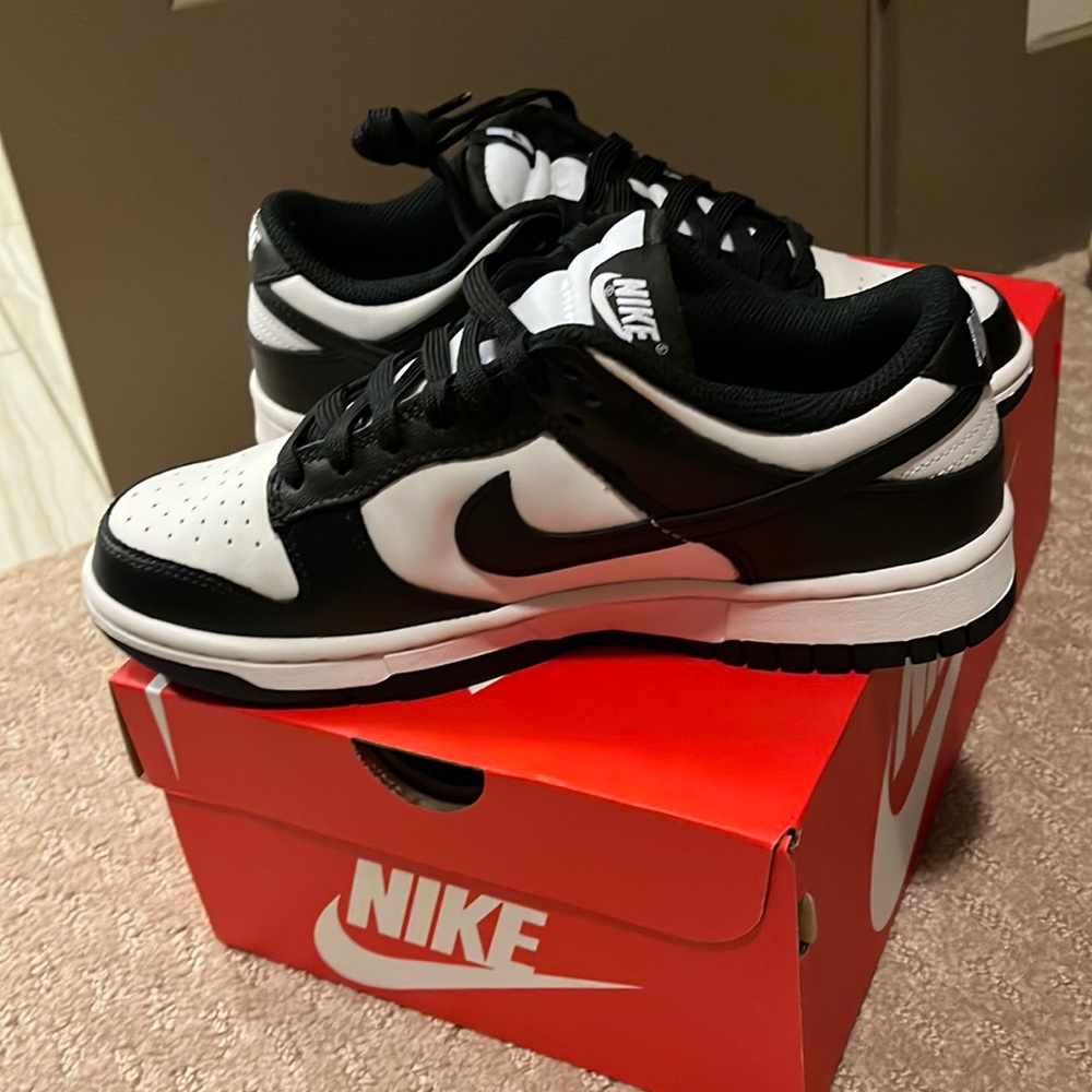 Nike Dunk Low Pandas